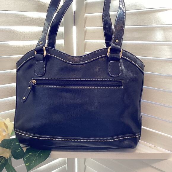 BOC BLACK FAUX LEATHER SHOULDER BAG WITH MULTI ZIP POCKETS - Picture 3 of 11